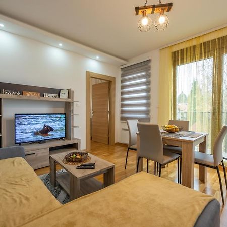 Apartmani Oktobar 06 Zlatibor Extérieur photo