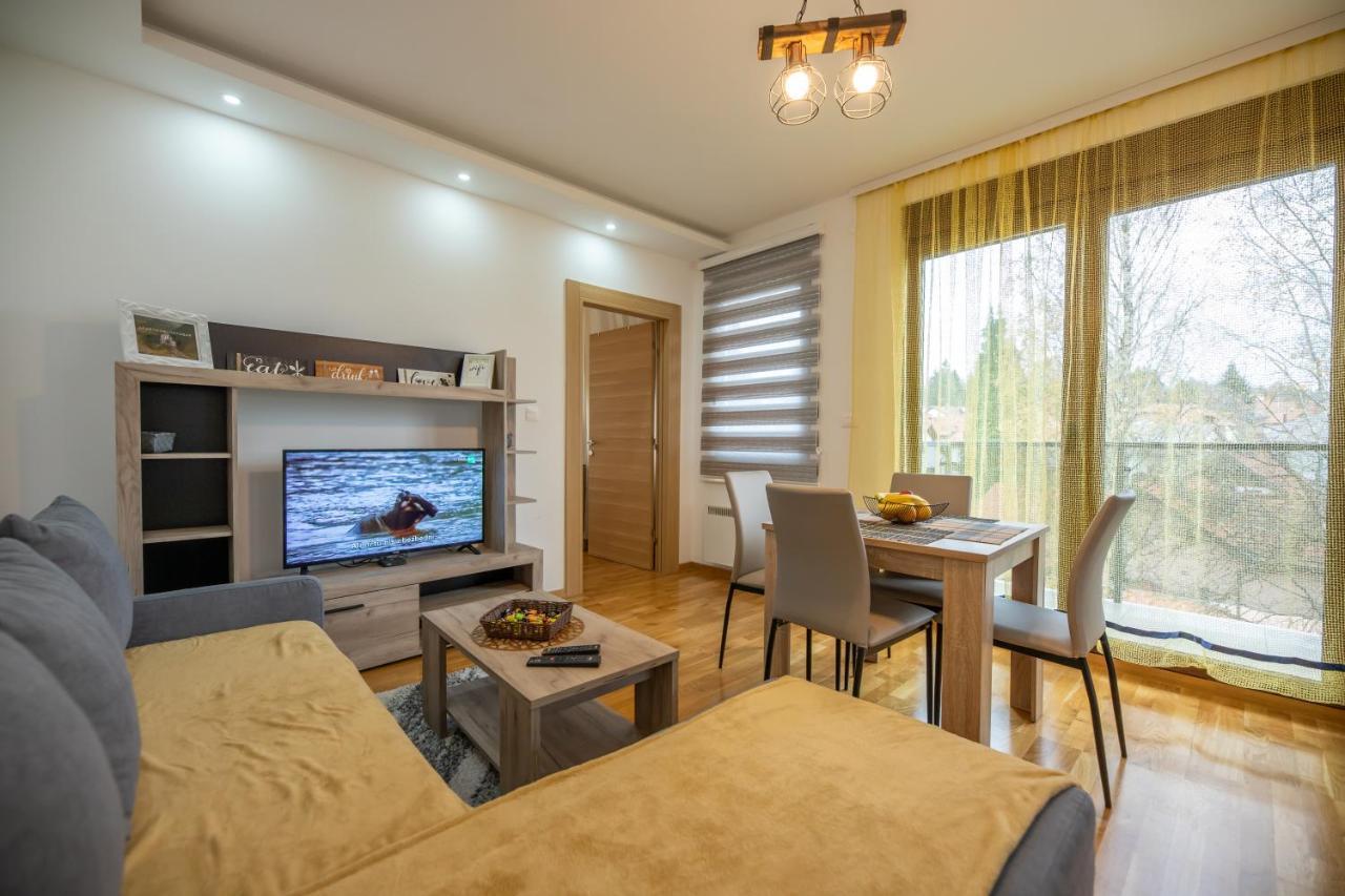 Apartmani Oktobar 06 Zlatibor Extérieur photo